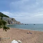 One-Bedroom Apartment, One Step From The Sea