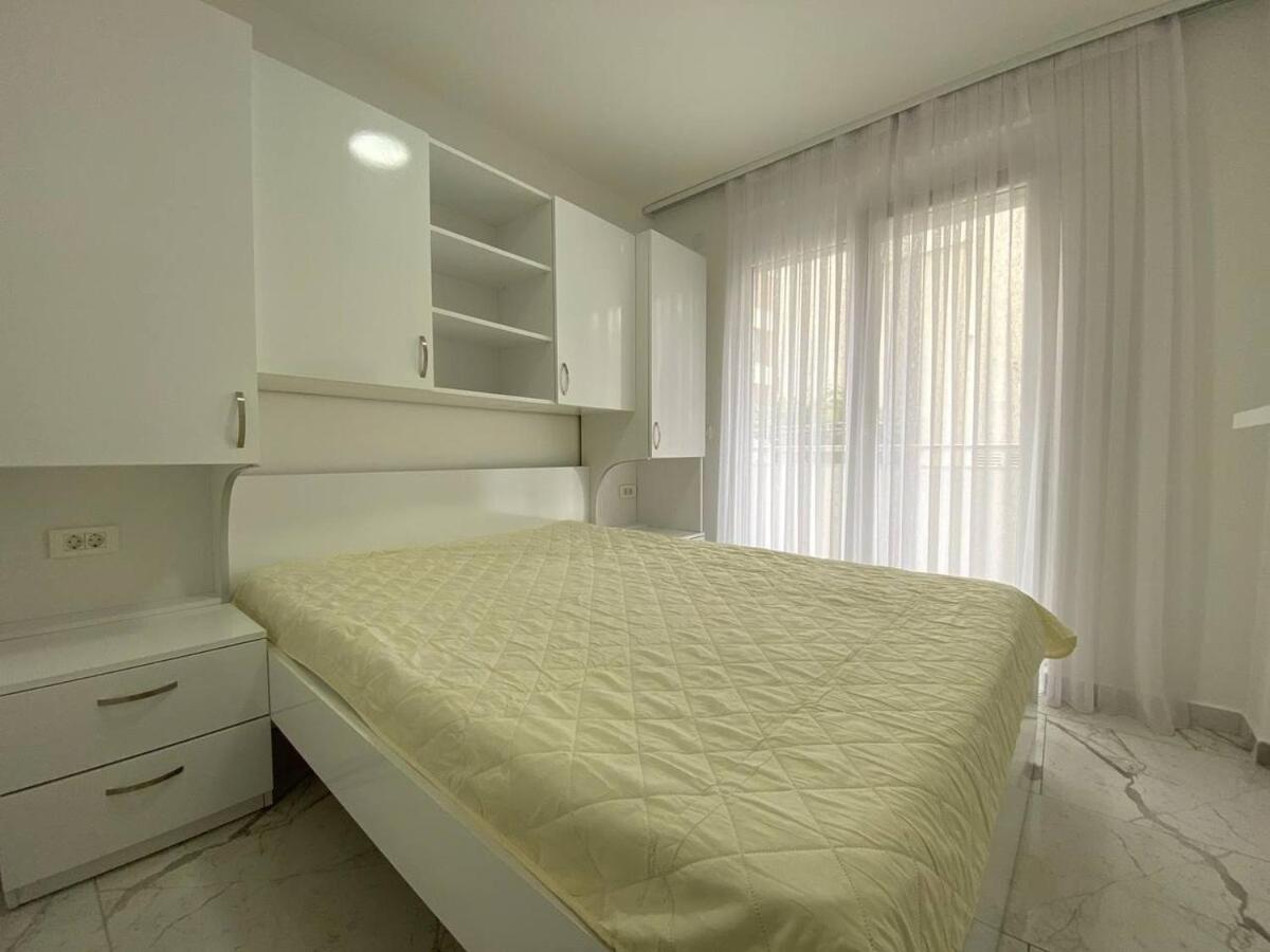 One-bedroom Apartment, One Step From The Sea