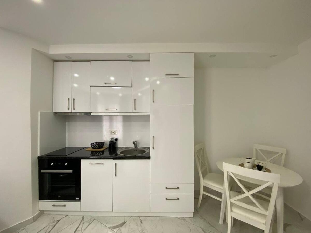 One-bedroom Apartment, One Step From The Sea Daire *