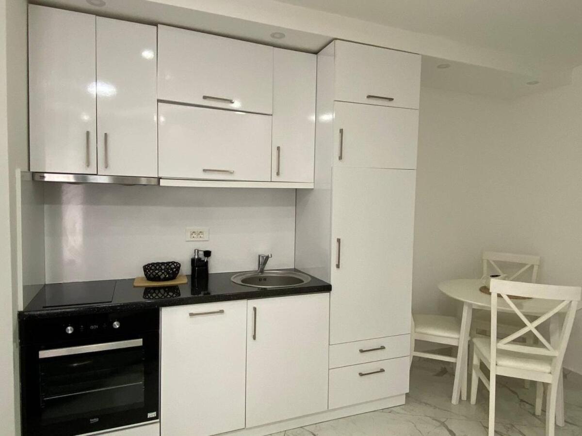 One-bedroom Apartment, One Step From The Sea Daire *