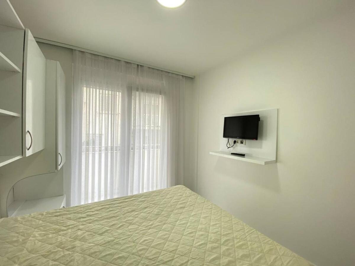 Daire One-bedroom Apartment, One Step From The Sea *