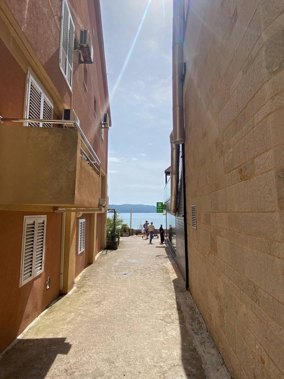 One-bedroom Apartment, One Step From The Sea