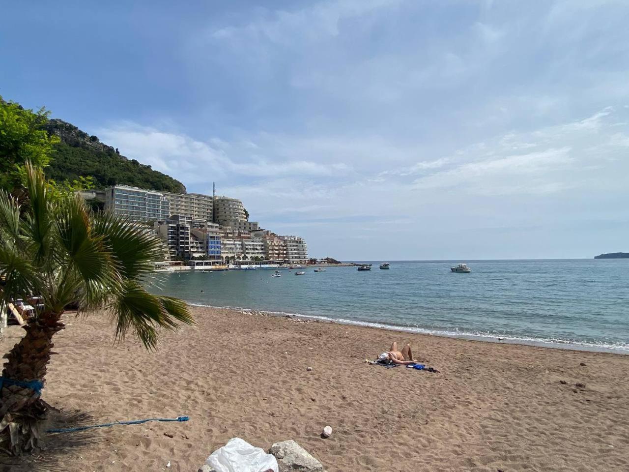 Daire One-bedroom Apartment, One Step From The Sea