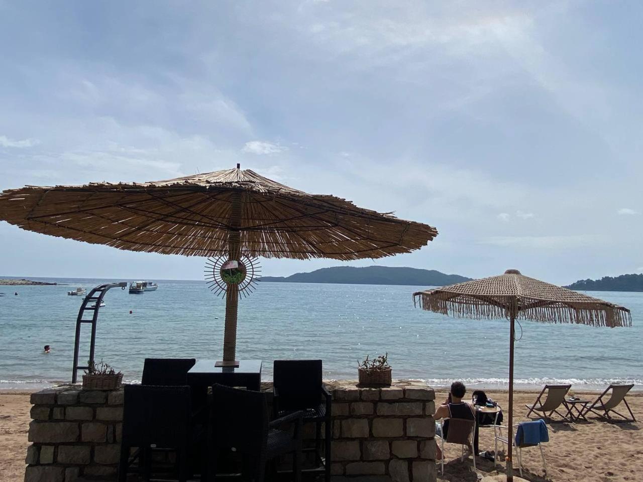 One-bedroom Apartment, One Step From The Sea *