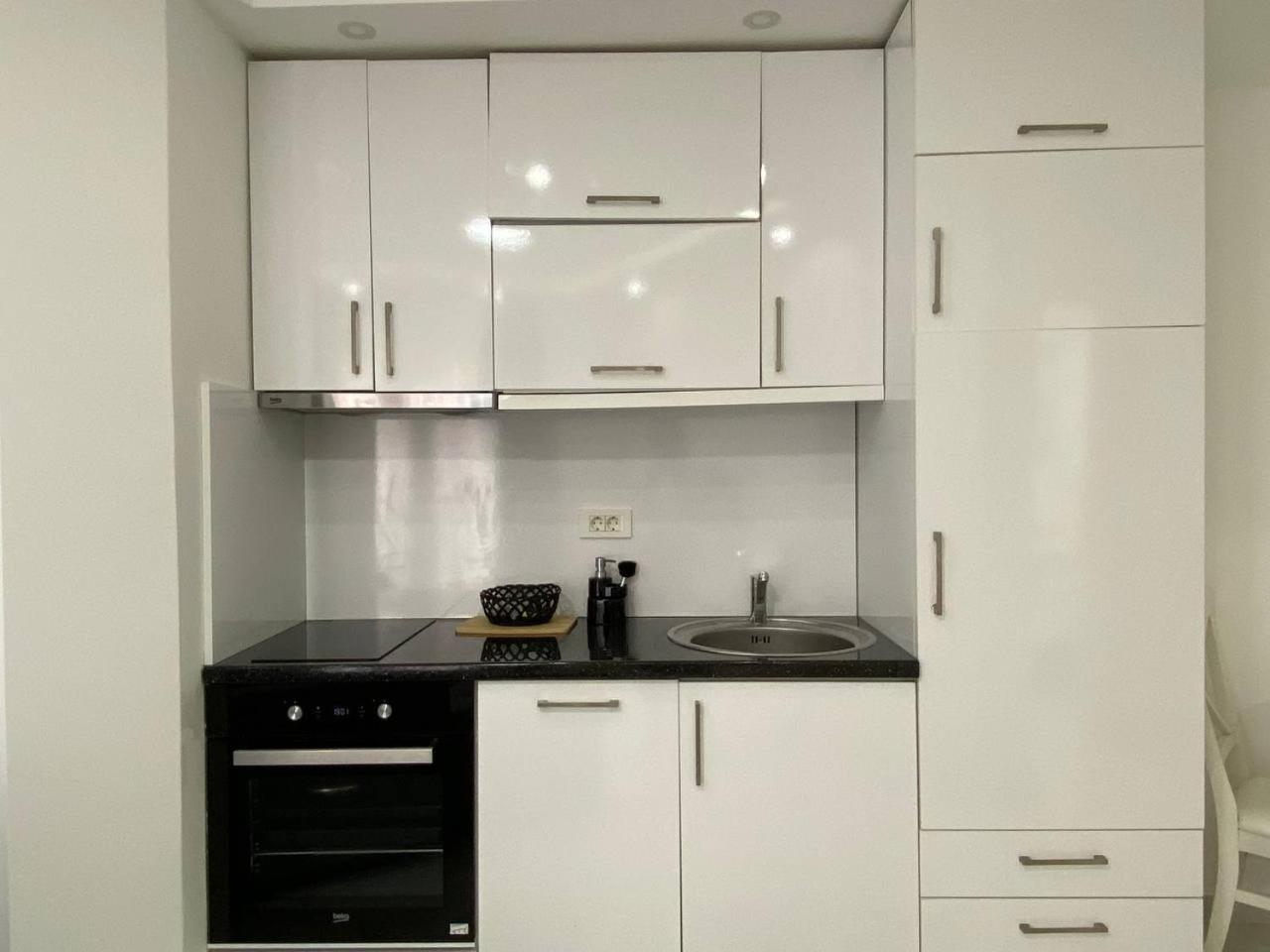 Daire One-bedroom Apartment, One Step From The Sea *